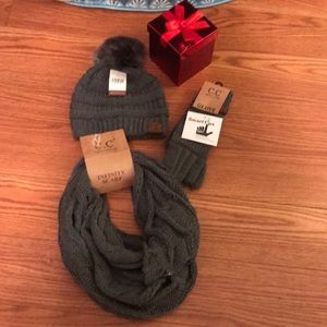 C.C.Exclusive 3 Piece Hat, Scarf & Gloves